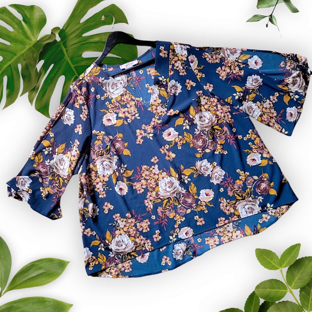 Deep V Floral Navy Blouse, size 3X - Picture 1 of 10